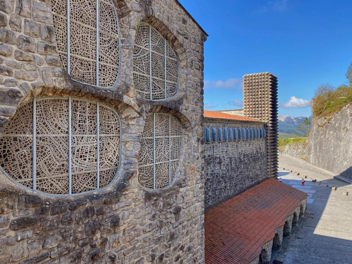 Iraipe Santuario De Arantzazu Hotel Oñate المظهر الخارجي الصورة